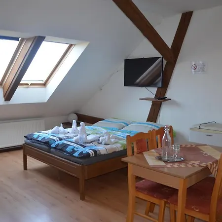 Famozclub Hotel Bakov nad Jizerou