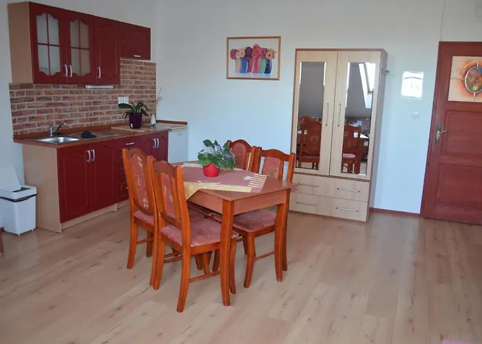 Famozclub Отель Bakov nad Jizerou
